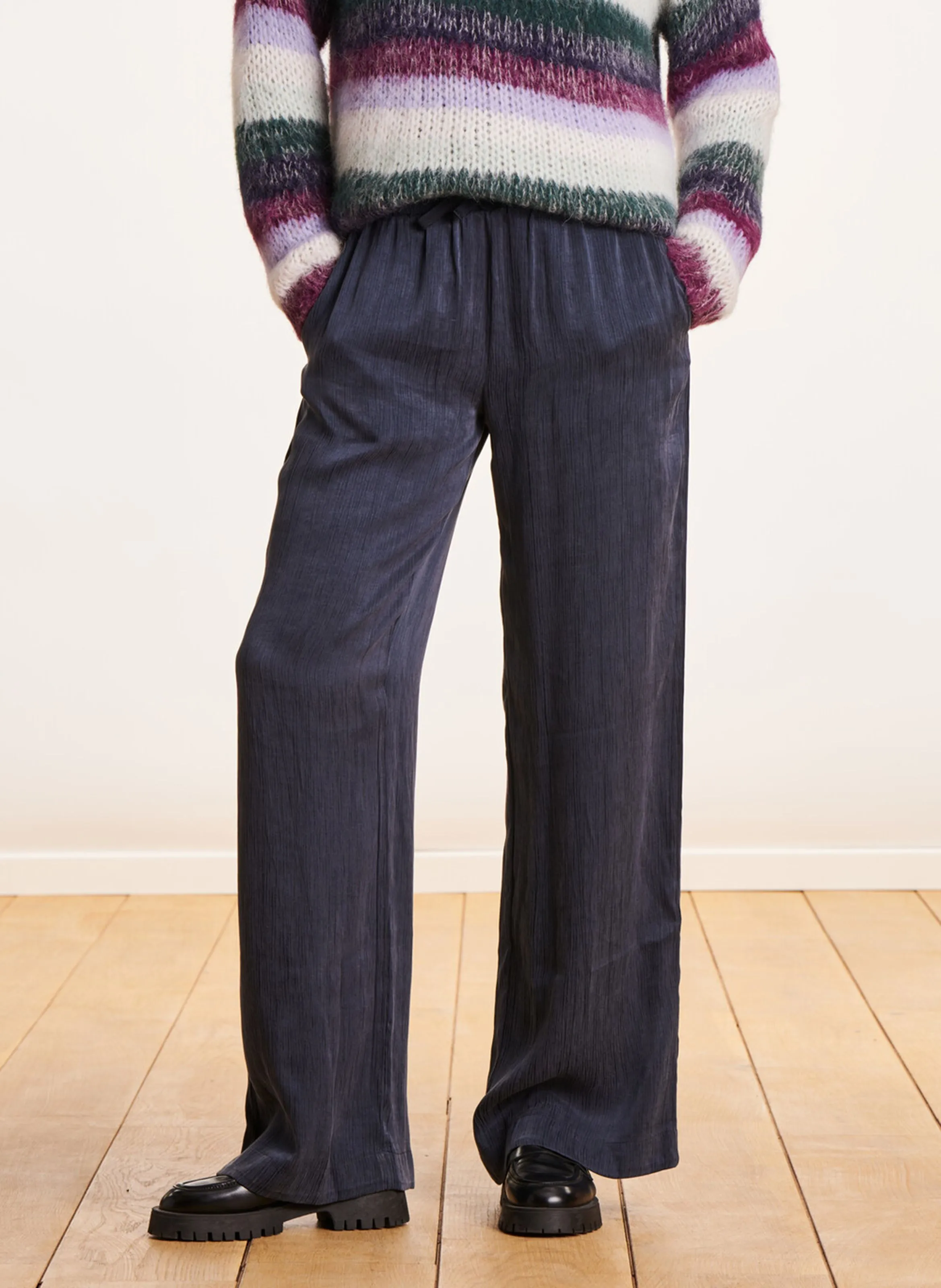 Pantalón ancho en azul