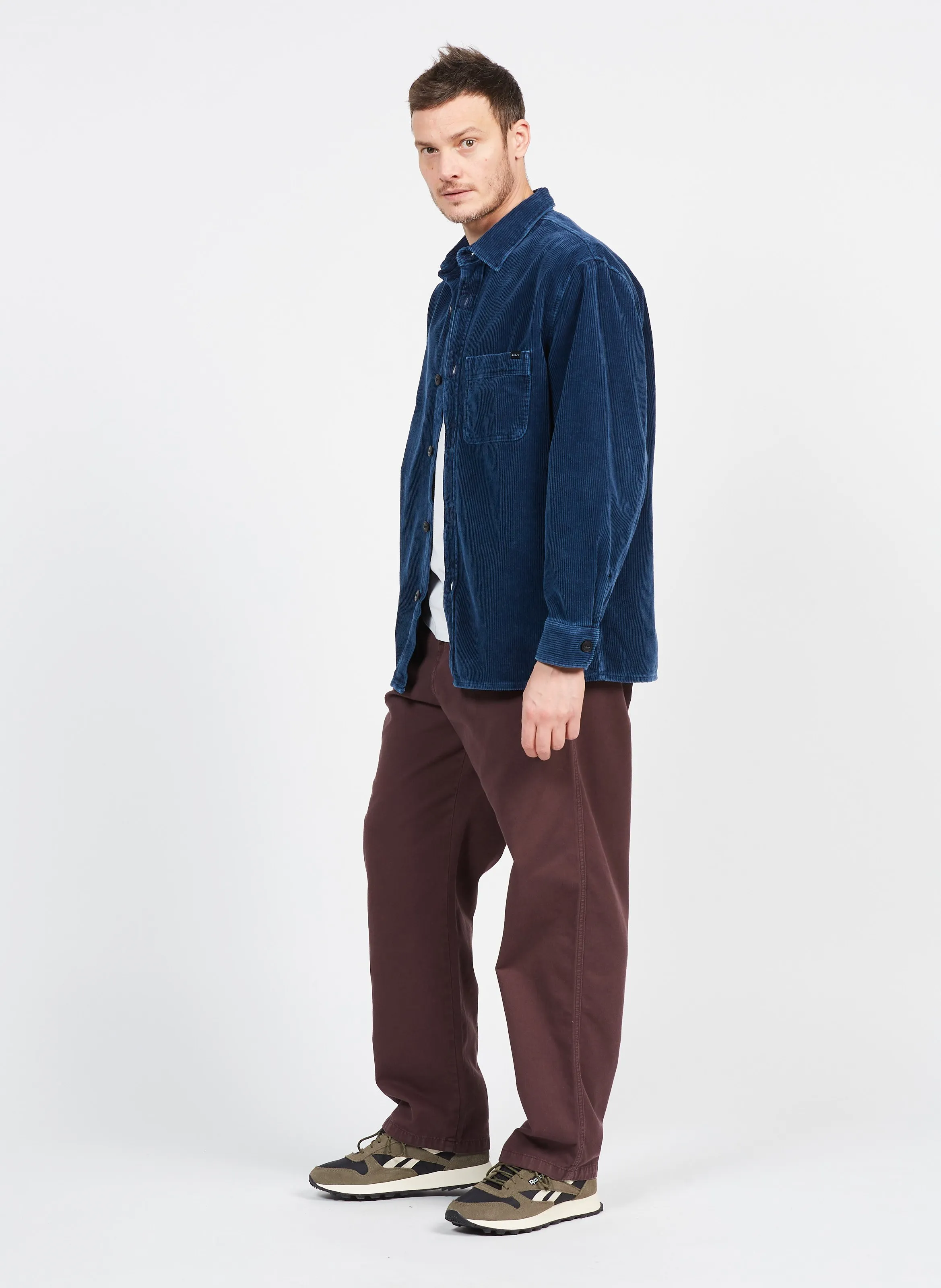 Pantalón recto de algodón orgánico en violeta