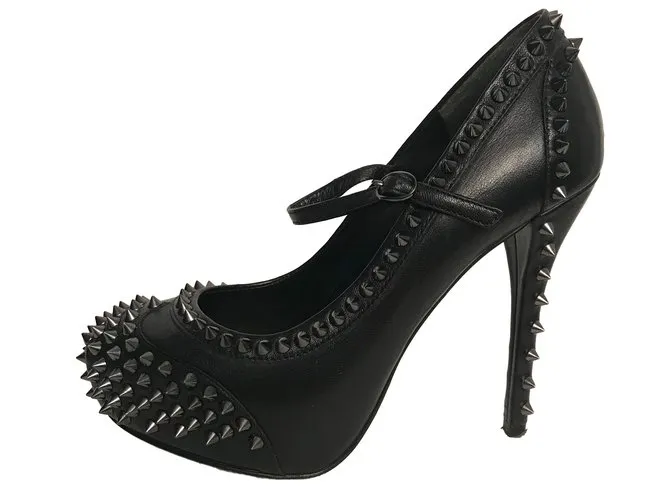 Pierre Balmain Tacones Negro 