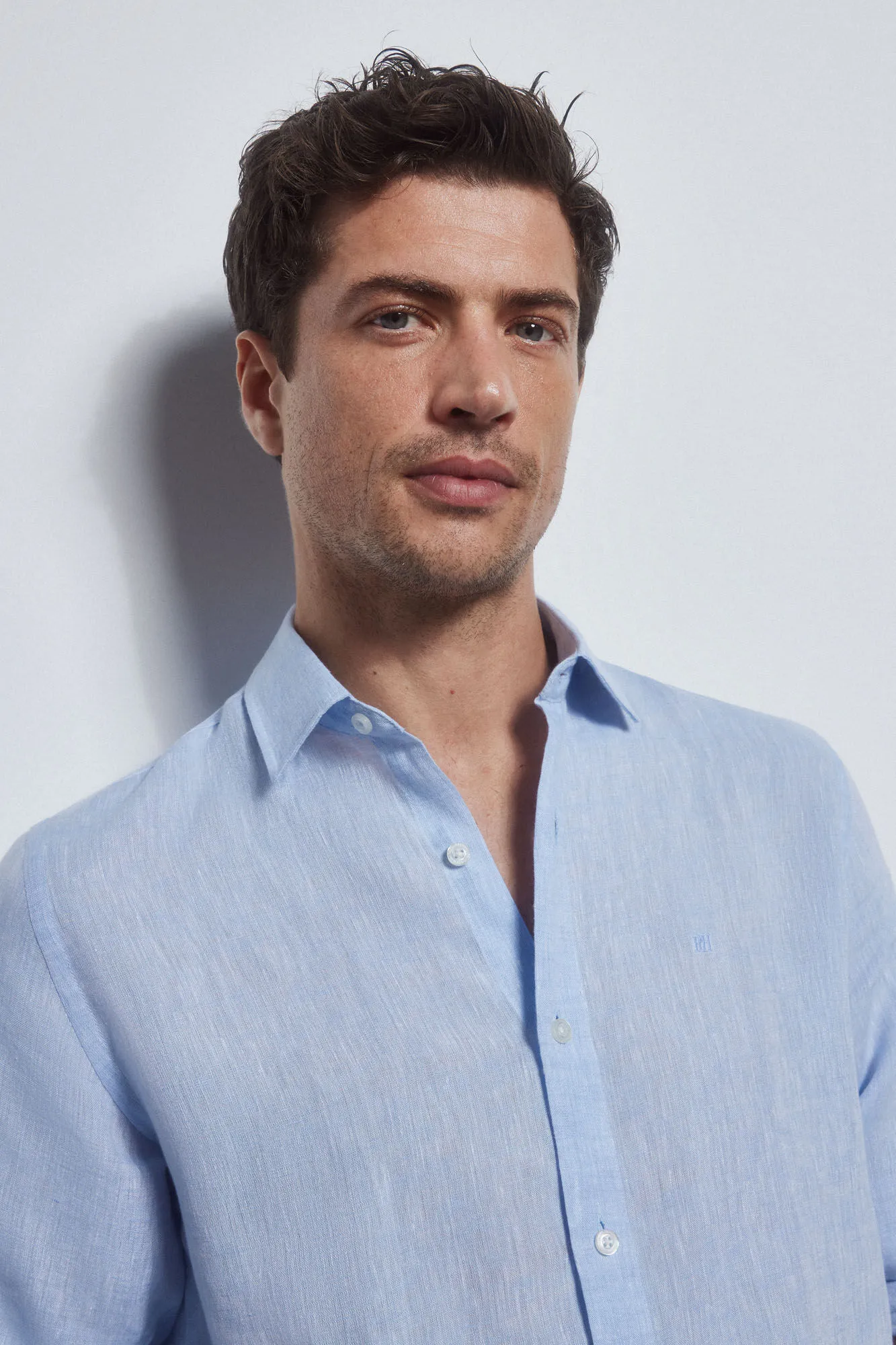 Plain linen shirt