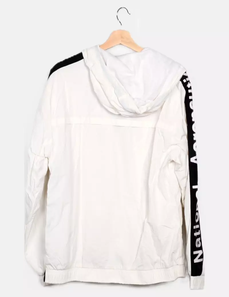 Pull&Bear Impermeable canguro blanco con capucha