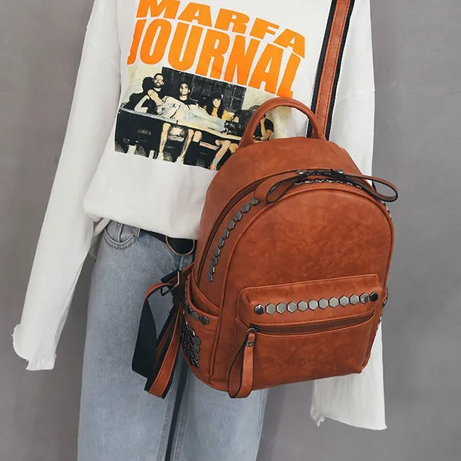 Punk Rivet College Women's Leisure Retro Leather Backpack