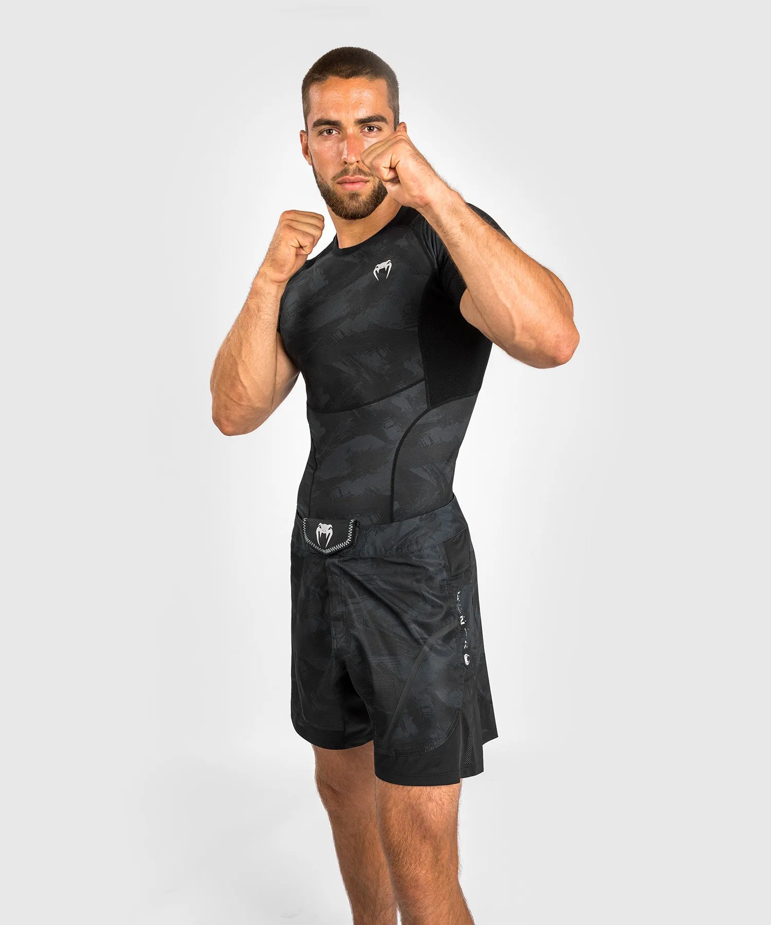 RASHGUARD VENUM ELECTRON 3.0  MANGAS CORTAS  NEGRO