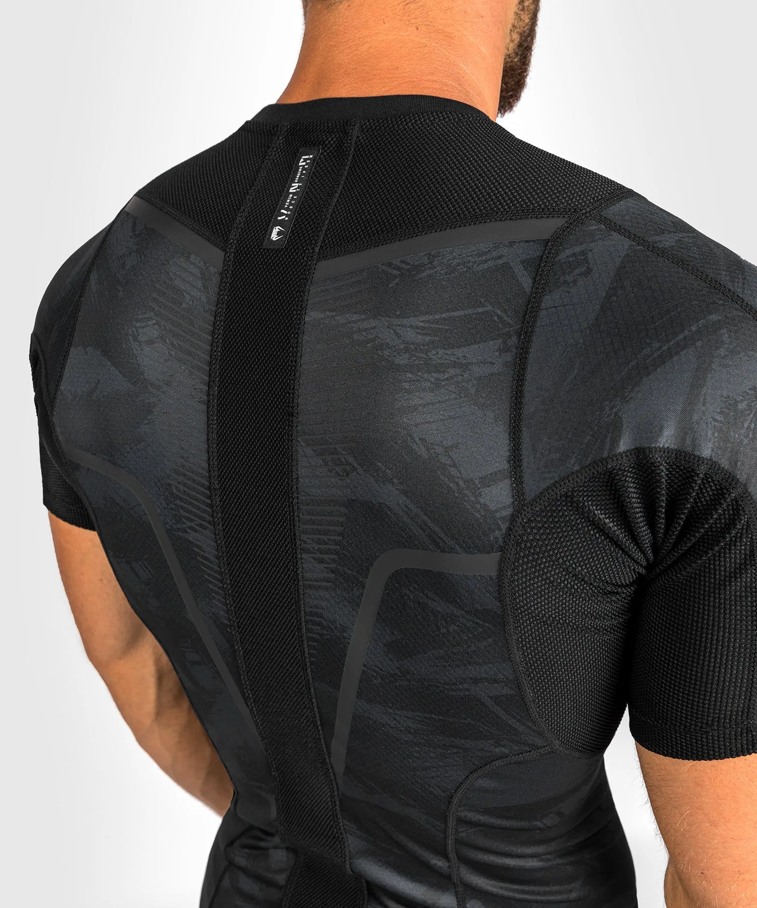 RASHGUARD VENUM ELECTRON 3.0  MANGAS CORTAS  NEGRO