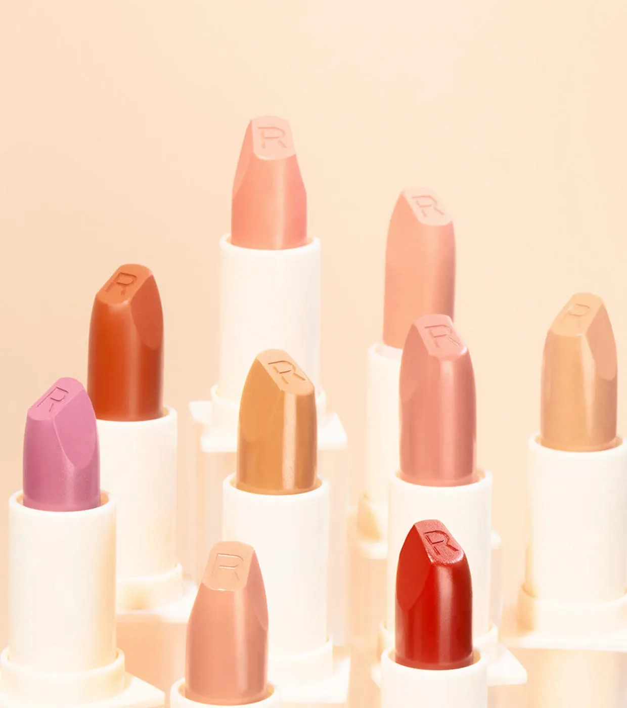 REVOLUTION  BARRA DE LABIOS SATINADA LIP ALLURE  STILETTO BROWN