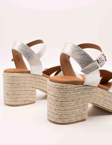 Sandalia Popa Clifton Laminado Plata Galaxy de Mujer