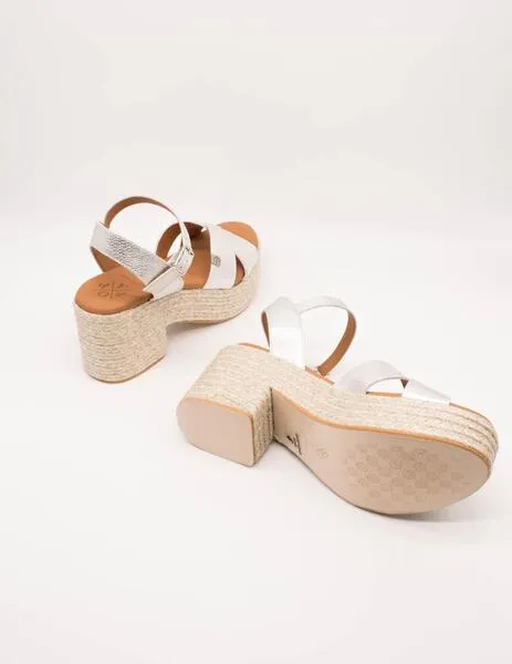 Sandalia Popa Clifton Laminado Plata Galaxy de Mujer