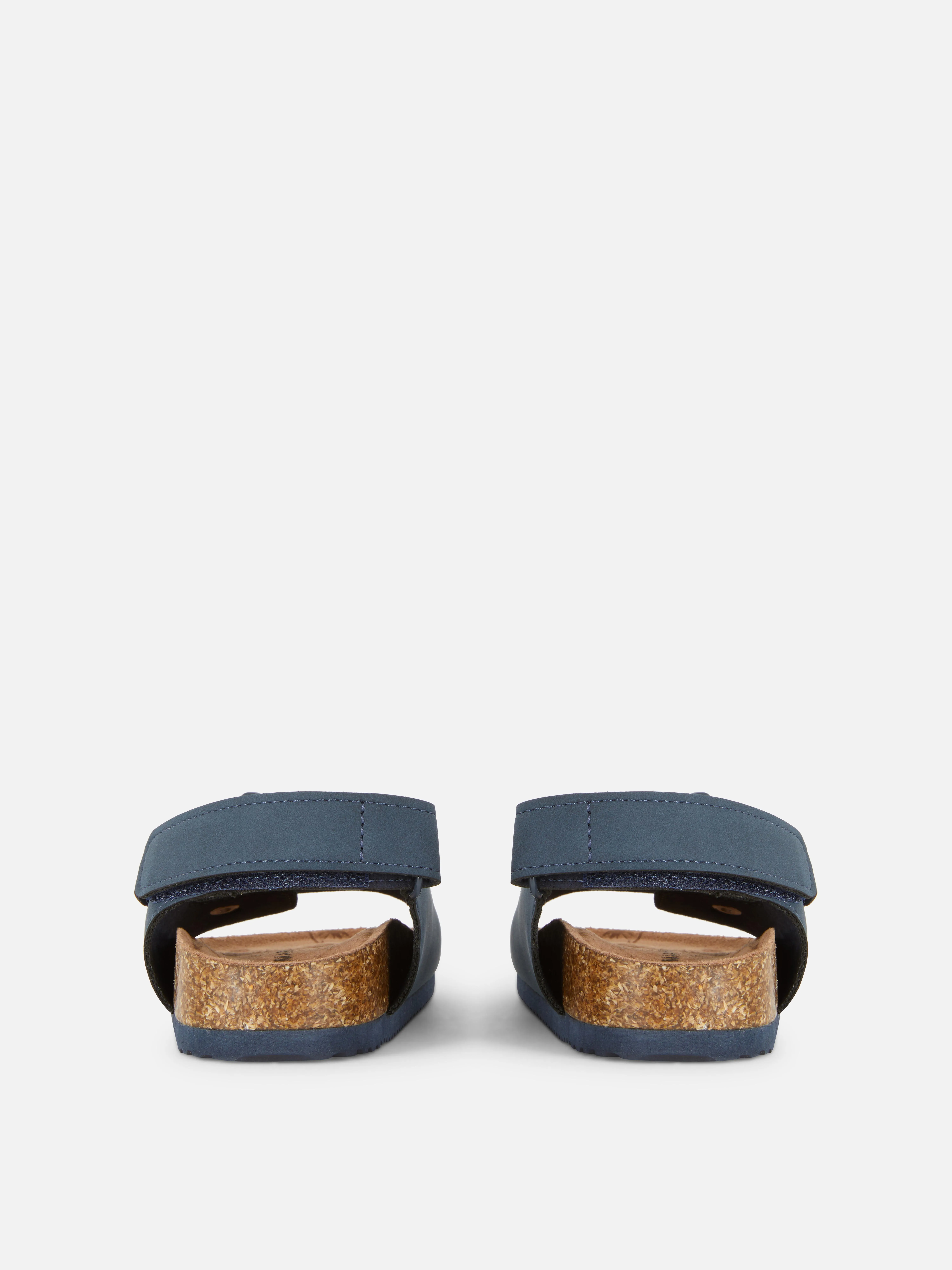Sandalias de doble tira con hebillas