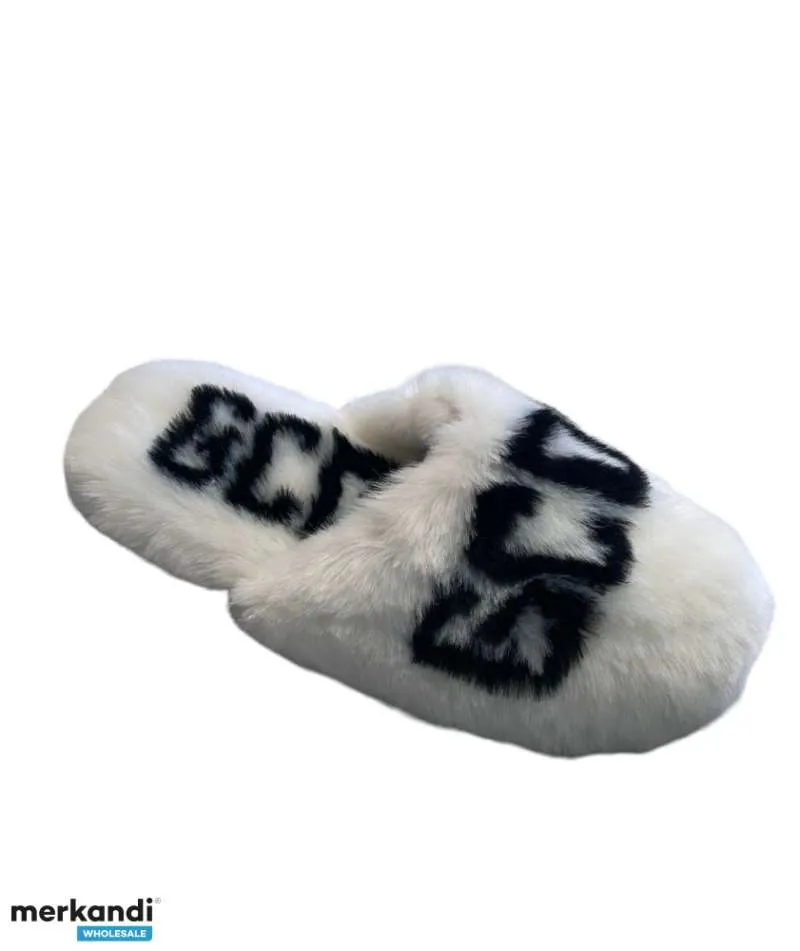 Stock de calzado para hombre GCDS