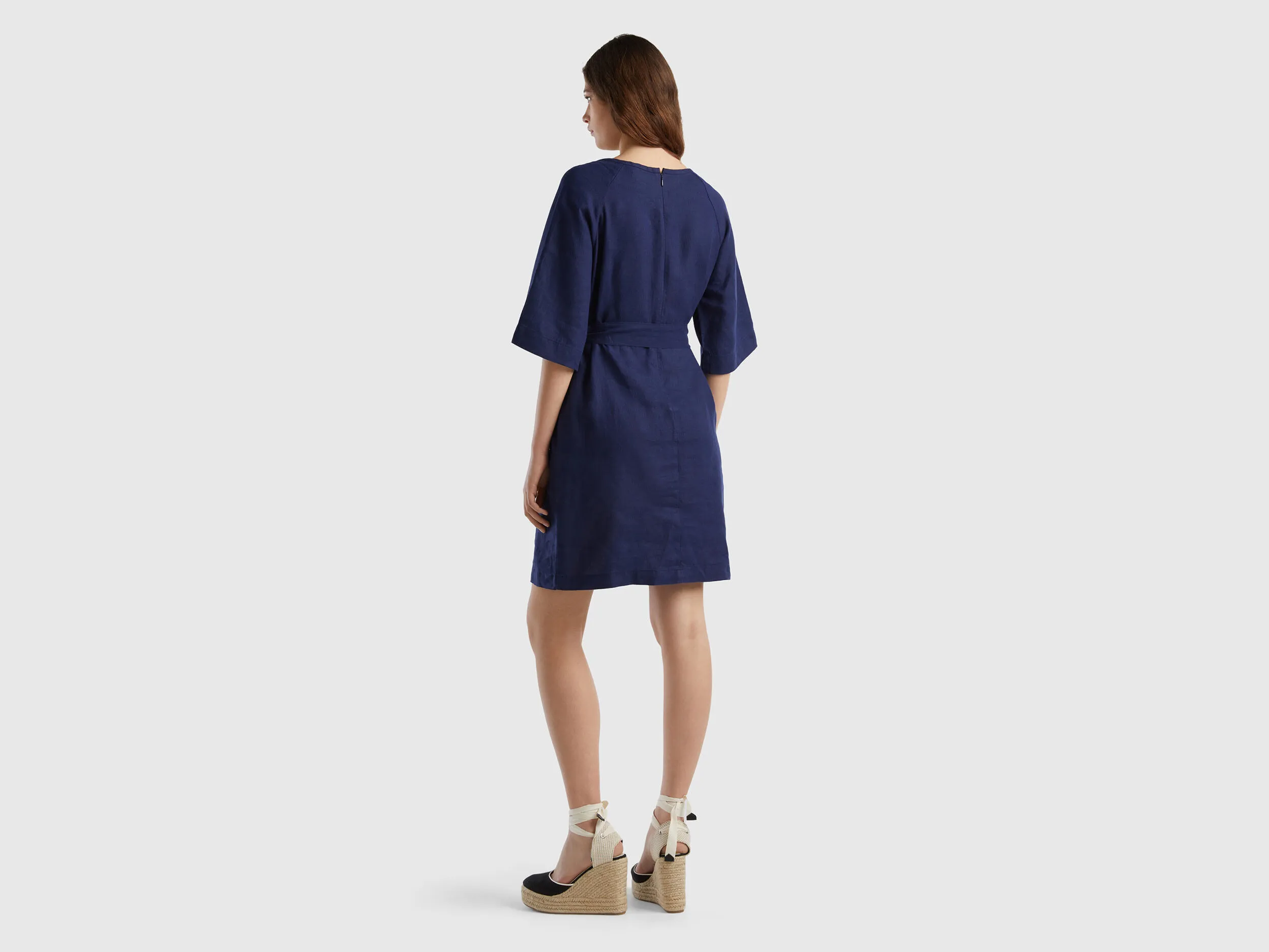 Vestido corto de lino puro