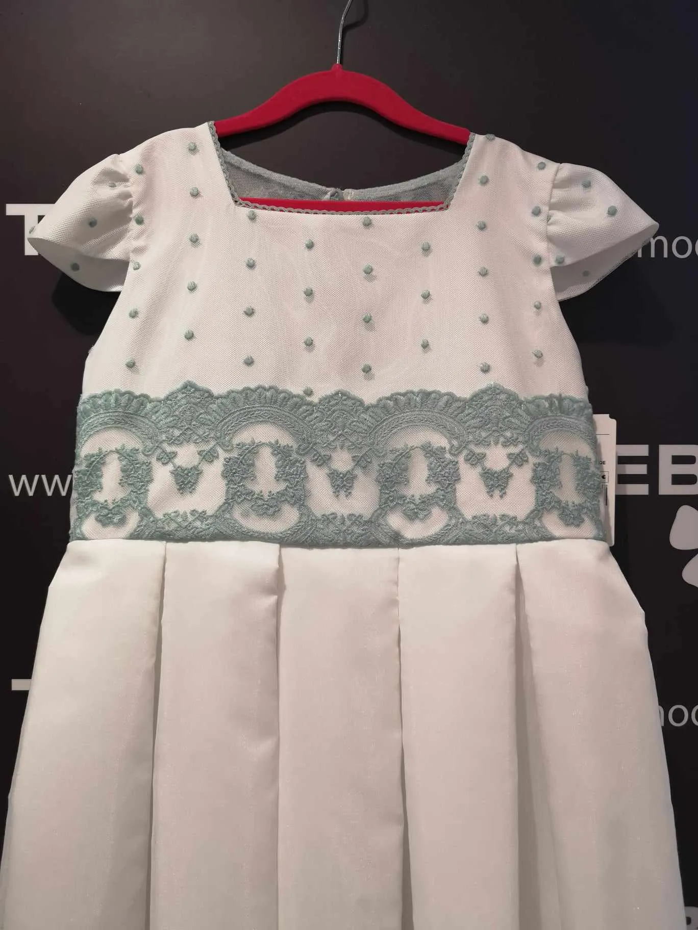 Vestido de comunión con manguitas cortas