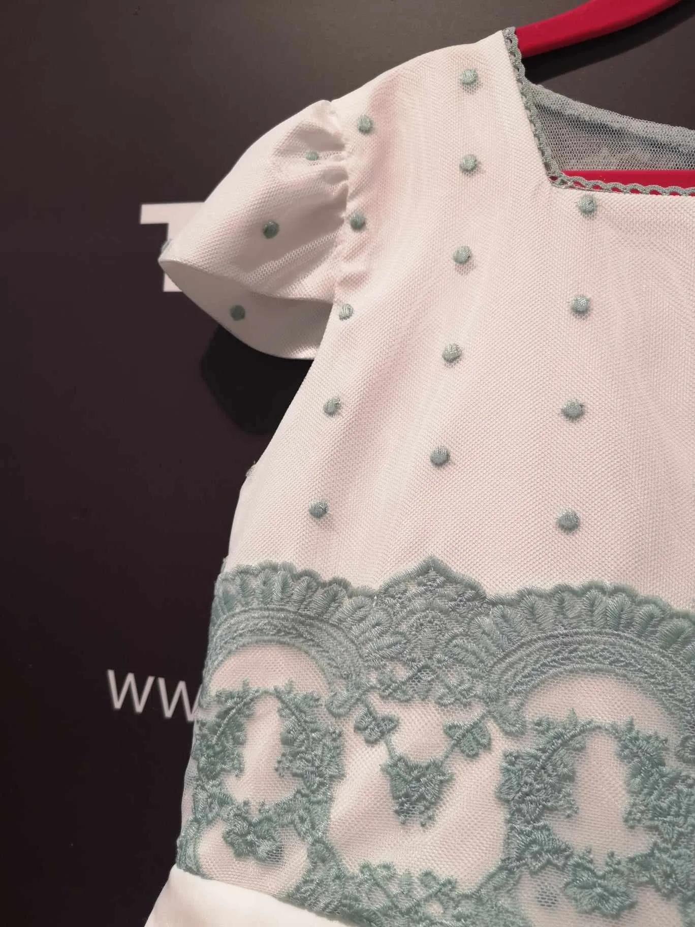 Vestido de comunión con manguitas cortas