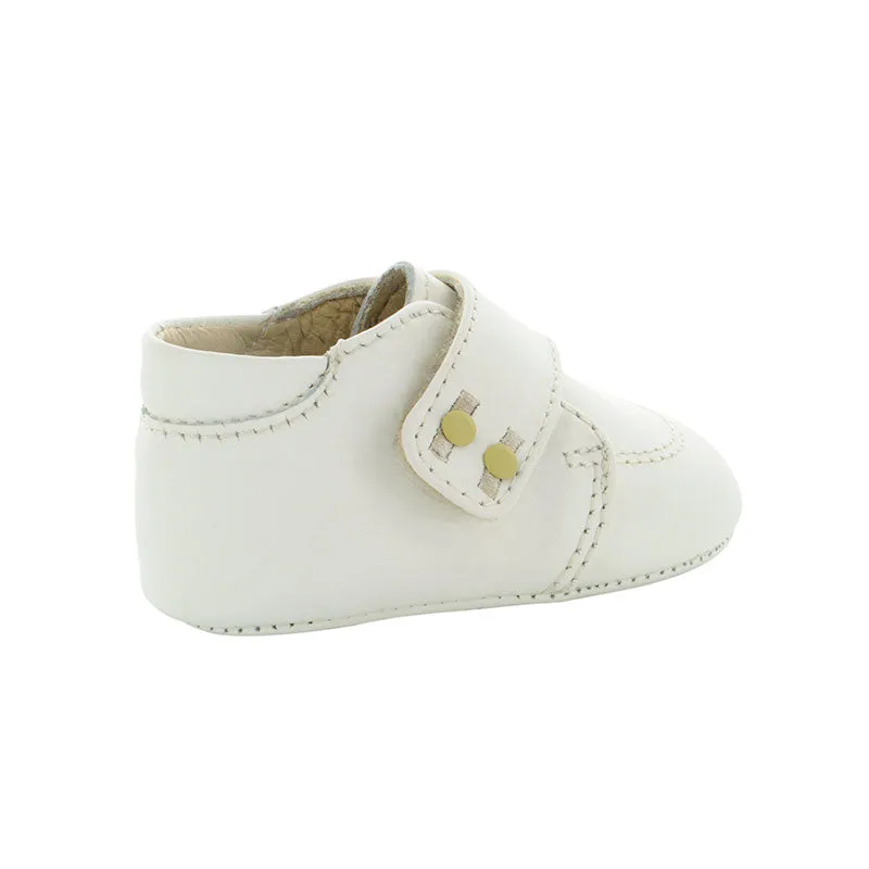 Zapato para nio recién nacido color beige