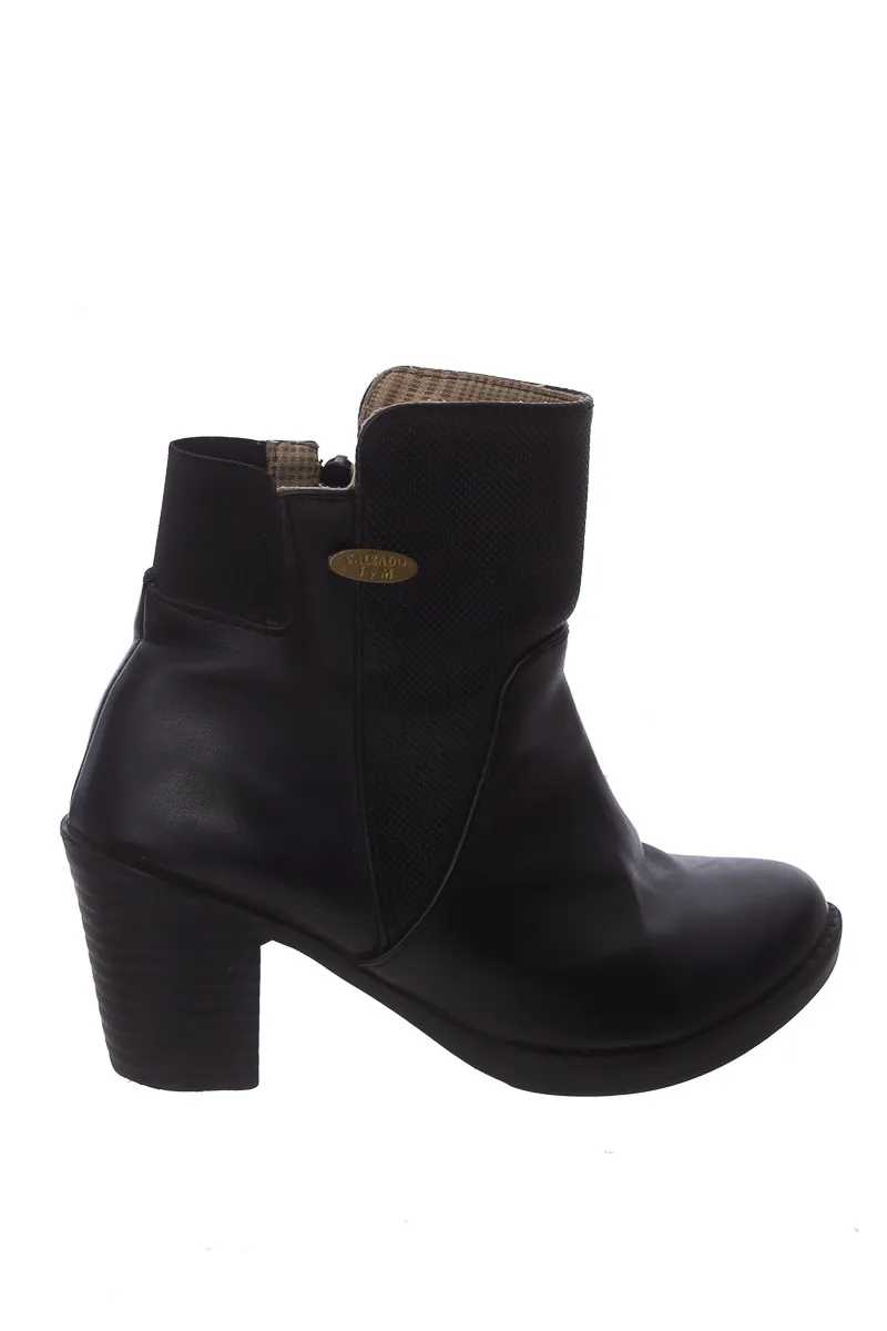 ZAPATOS COLOR NEGRO  CALZADO J Y M